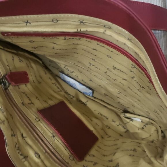 Lisa Leonard ruby red hobo Your heart is mine. Shoulder purse NWT - Picture 5 of 10